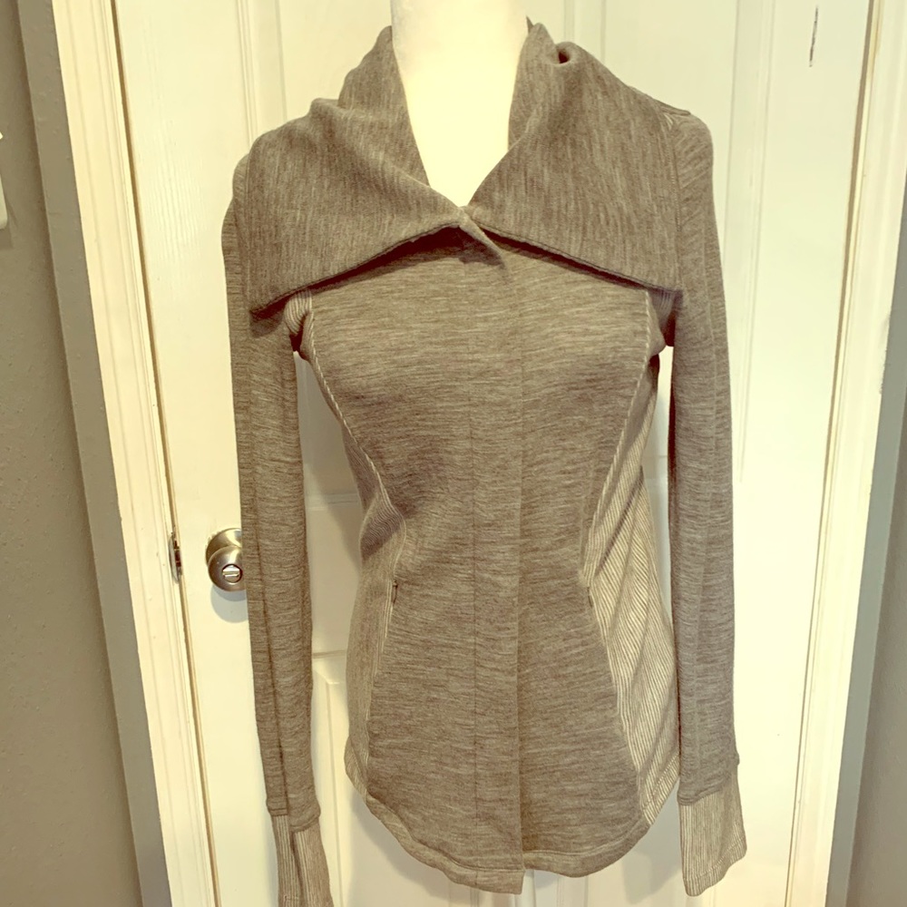 Akini wool lightweight jacket